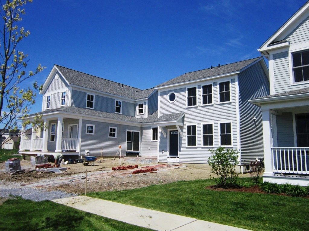 14S-L 5-11 (walk going in and patio in)